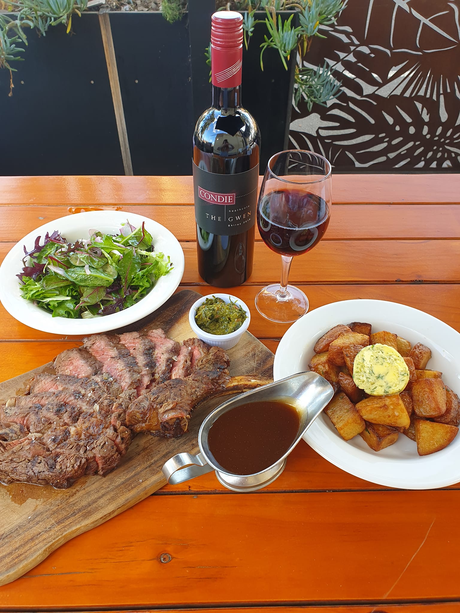 Where to watch the footy finals and have a great meal in Melbourne