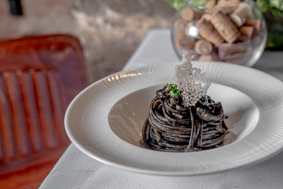 Divino Enoteca Edinburgh Old Town’s finest familyrun Italian with an